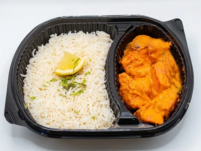 Creamy butter chicken with white rice